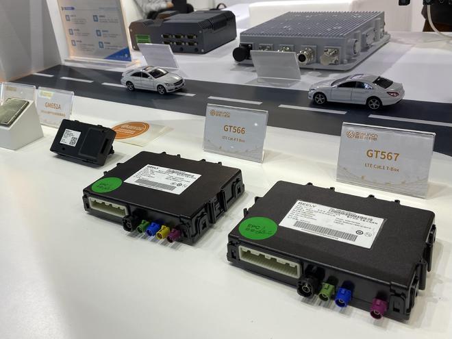 特斯拉汽车：安全与智能的完美融合_特斯拉安全功能拯救司乘_特斯拉融合完美智能汽车安全吗