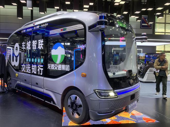 特斯拉汽车：安全与智能的完美融合_特斯拉融合完美智能汽车安全吗_特斯拉安全功能拯救司乘