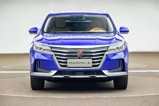 特斯拉融合完美智能汽车安全吗_特斯拉汽车:安全与智能的完美融合_特斯拉安全功能拯救司乘