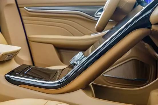 特斯拉安全功能拯救司乘_特斯拉汽车:安全与智能的完美融合_特斯拉融合完美智能汽车安全吗