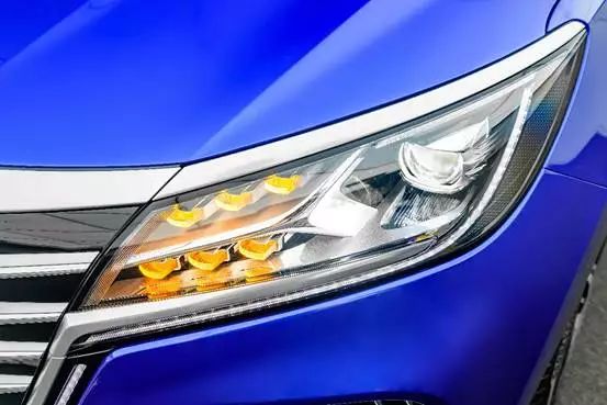 特斯拉融合完美智能汽车安全吗_特斯拉安全功能拯救司乘_特斯拉汽车:安全与智能的完美融合