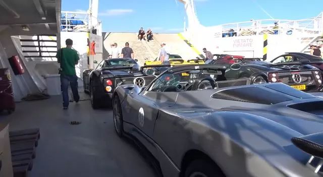 布加迪与其他超跑品牌的比较分析_布加迪品牌中哪款跑车最快_布加迪跑车排名第几