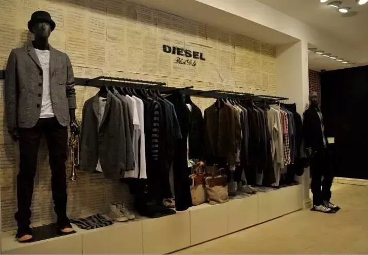 李宇春与时尚品牌合作,推出限量版产品_李宇春同款_李宇春时装