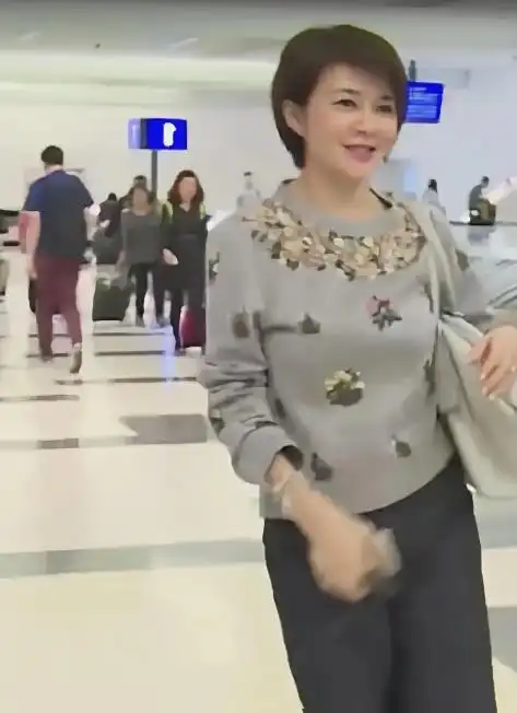 什么球对关之琳影响大_关之琳的演艺成就与影响力_关之琳成名