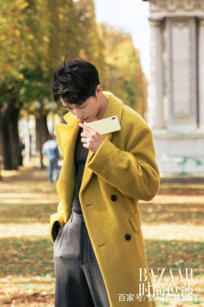 帅翻整个巴黎时装周,许魏洲携华为nova3樱草金引领时尚潮流