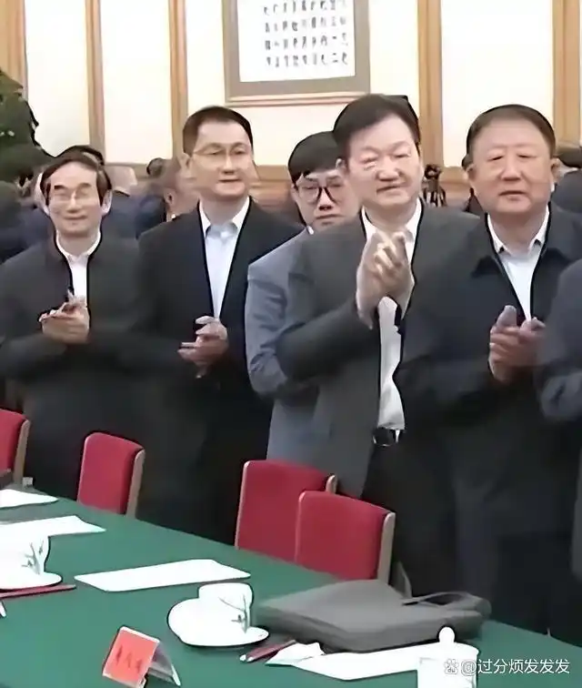 从创业初期到行业巨头:马化腾的历程_马化腾的创业历程及启发_马化腾创业初期的艰难与奇迹