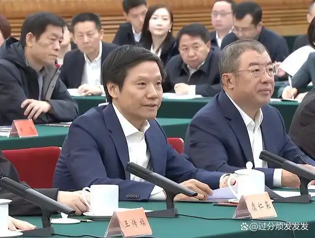 马化腾创业初期的艰难与奇迹_从创业初期到行业巨头:马化腾的历程_马化腾的创业历程及启发