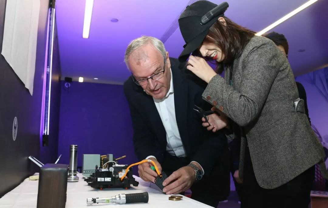 感受宝马的安全理念:从创意到实现_宝马的创新套装都是什么_宝马设计理念