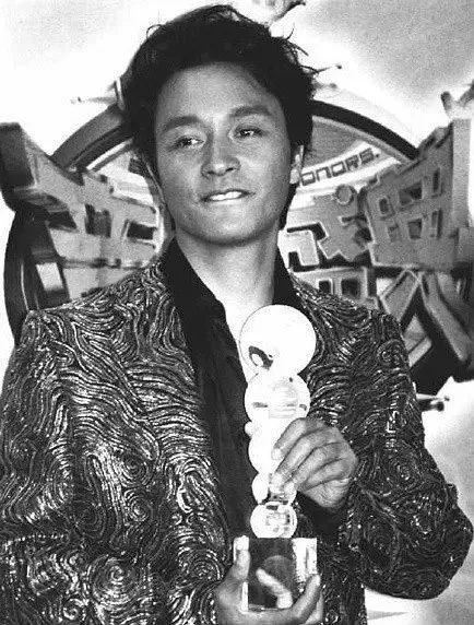 张国荣的前辈_张国荣对后辈艺人的影响_张国荣有后人吗