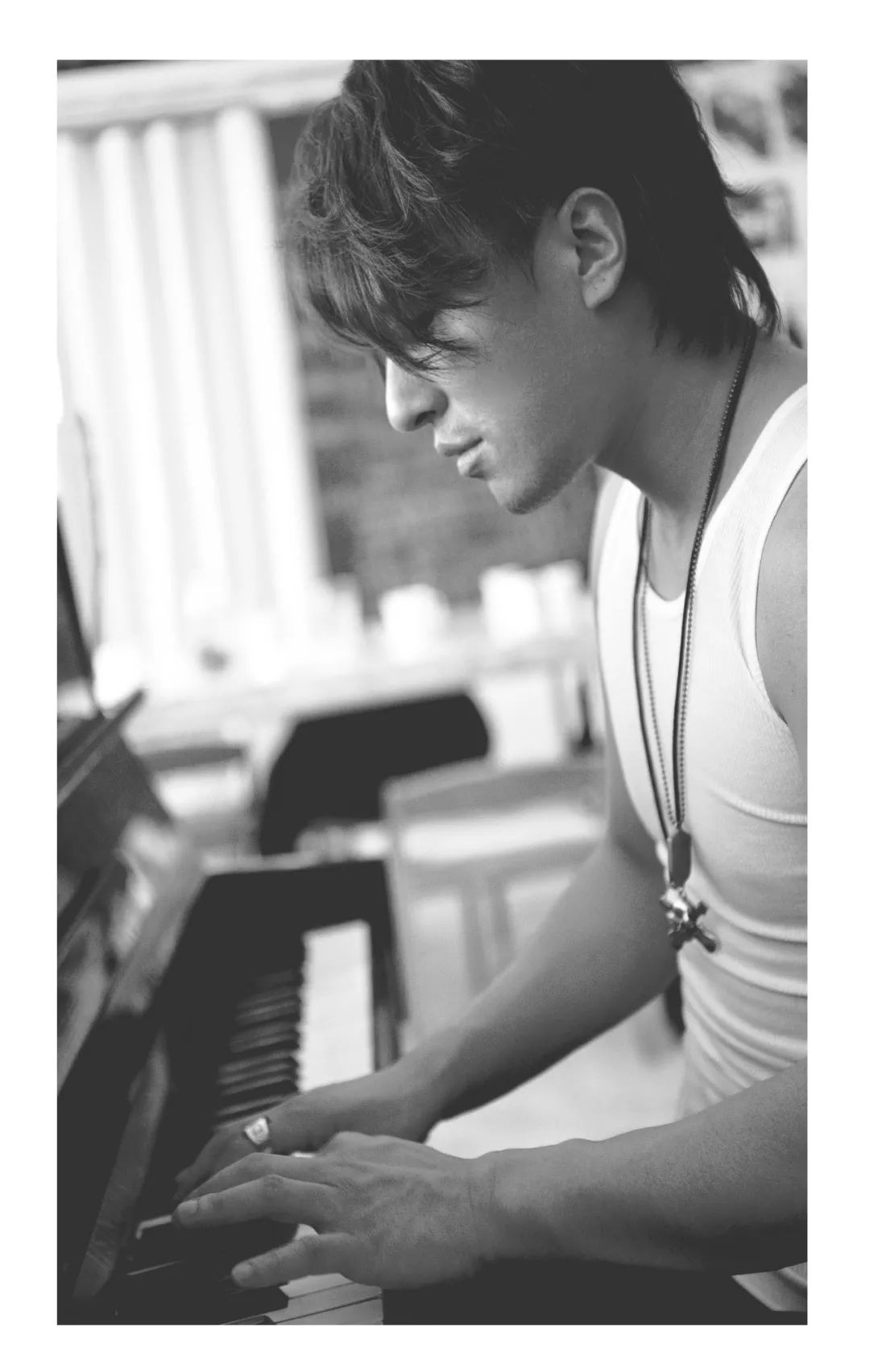 演唱共鸣_无人机表演的情感表达与观众共鸣_共鸣共感