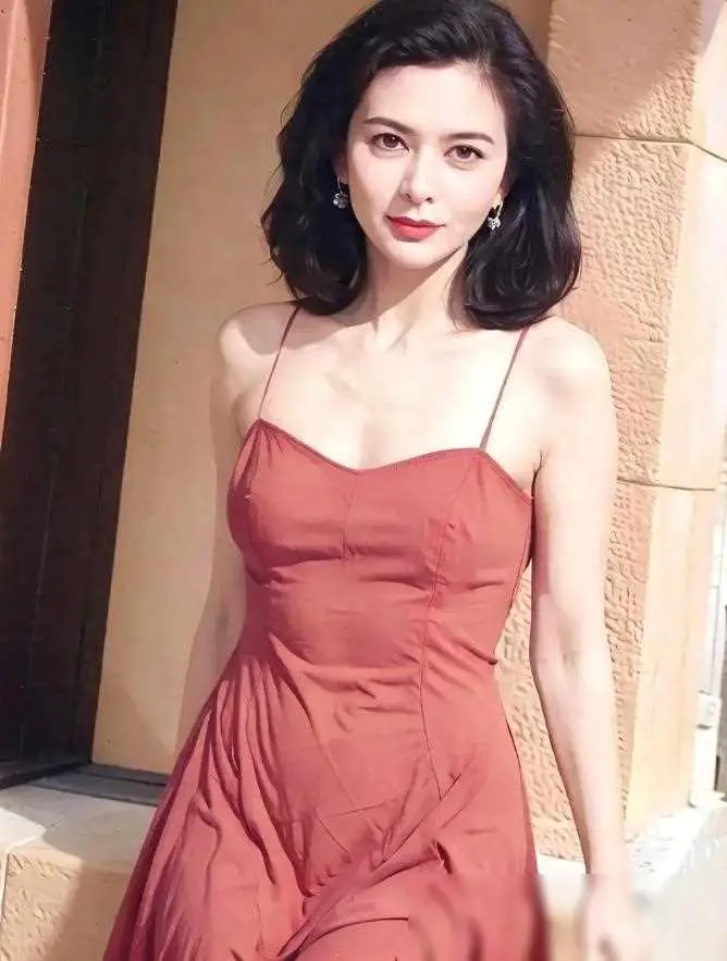 关之琳的生活态度与积极向上_关之琳和向华强照片_关之琳内向