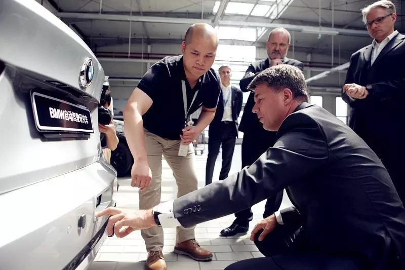 宝马汽车的安全技术:未来的展望与趋势_宝马未来的发展战略_宝马的未来