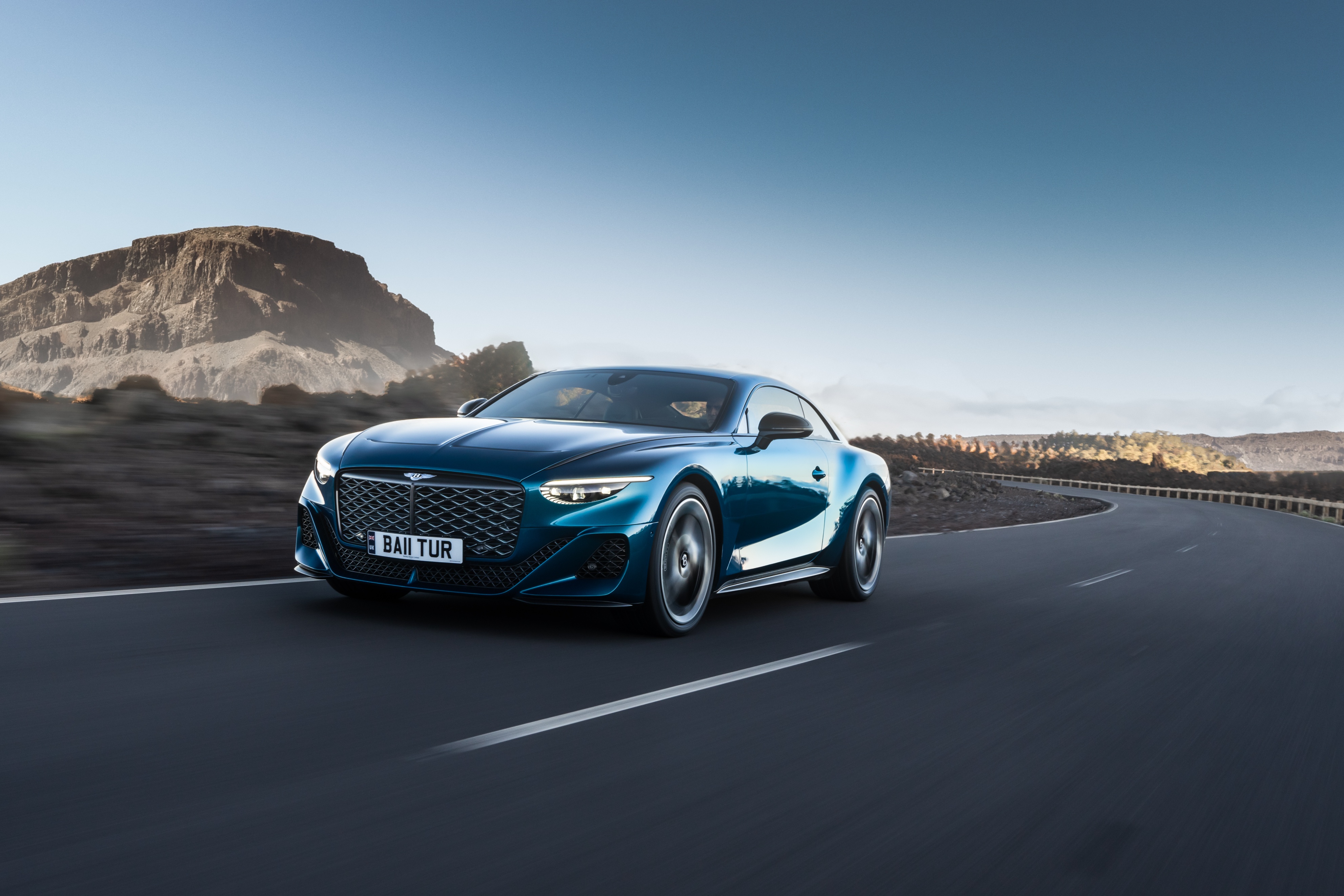 宾利电动suv_宾利新能源汽车_宾利的豪华与电动化:未来的汽车趋势