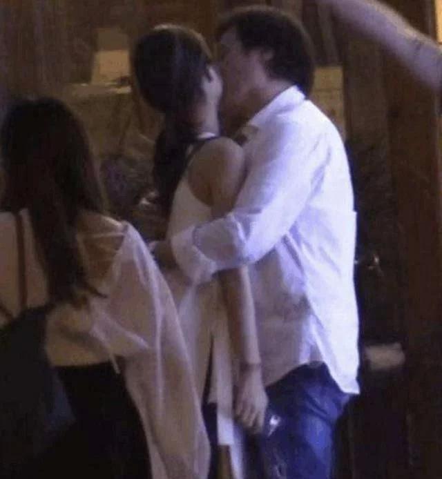 在刘亦菲身上,我们看到了什么?_见过刘亦菲本人_刘亦菲全身像