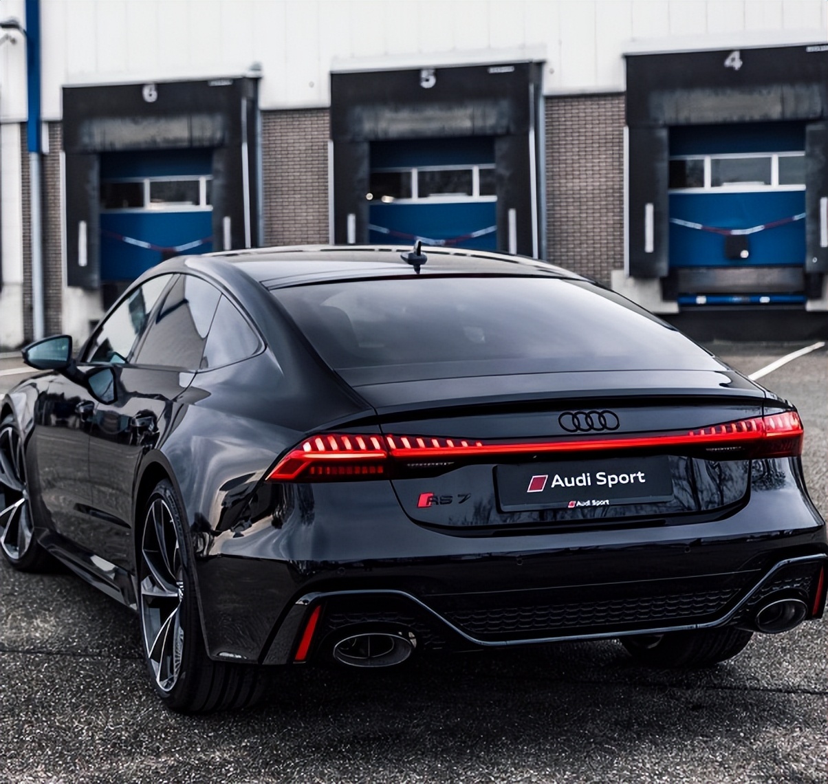 如何利用奥迪的智能系统提升驾驶效率?_奥迪的驾驶乐趣_奥迪驾控体验