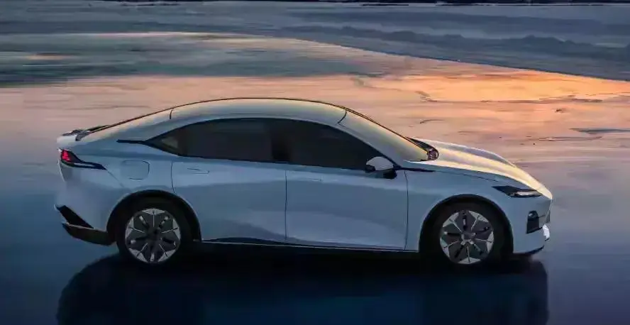 面对燃油车的反扑,新能源汽车如何保持竞争力?_面对燃油车的反扑,新能源汽车如何保持竞争力?_面对燃油车的反扑,新能源汽车如何保持竞争力?