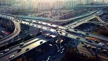 面对燃油车的反扑,新能源汽车如何保持竞争力?_面对燃油车的反扑,新能源汽车如何保持竞争力?_面对燃油车的反扑,新能源汽车如何保持竞争力?