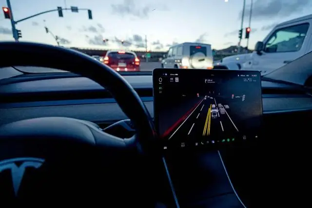 沃尔沃家庭旅行车_如何通过沃尔沃的科技提升家庭出行?_沃尔沃汽车科技日