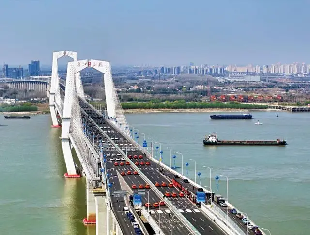 沃尔沃家庭旅行车_如何通过沃尔沃的科技提升家庭出行?_沃尔沃汽车科技日