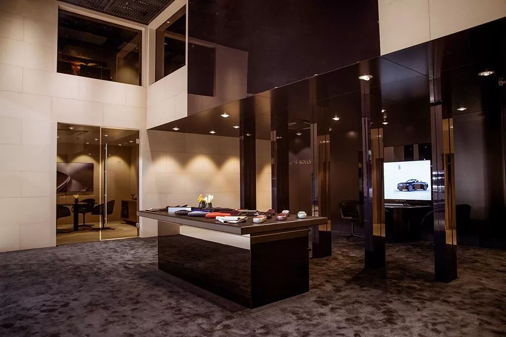 劳斯莱斯的顾客体验:无与伦比的服务_劳斯莱斯客户_劳斯莱斯接送服务