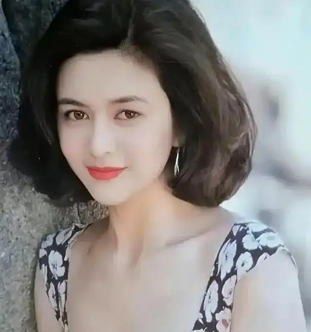 看关之琳出演的电影_关之琳影像_关之琳的影视作品对观众的影响