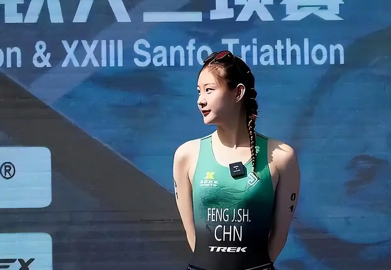 健身达人冯丽_冯提莫分享健身日常,展现阳光形象_冯丽健身视频