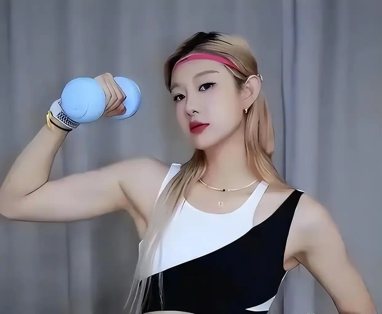 健身达人冯丽_冯丽健身视频_冯提莫分享健身日常,展现阳光形象