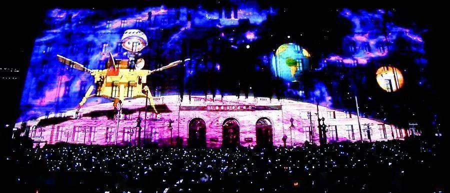 无人机表演如何改变城市夜景？_无人机航拍夜景_无人街景夜晚