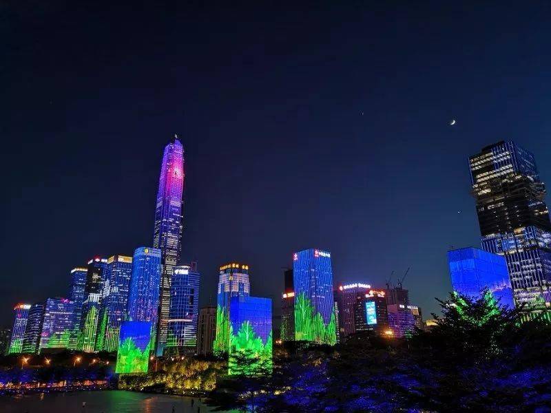 无人机表演如何改变城市夜景？_无人街景夜晚_无人机航拍夜景