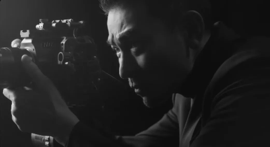 演.唱刘德华_刘德华唱歌演戏_刘德华在歌唱与演艺中的独特风格