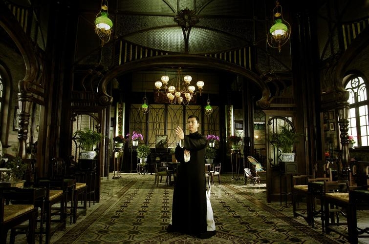 甄子丹的影视作品中的英雄形象_英雄里甄子丹演的谁_电影英雄中甄子丹饰演的角色是