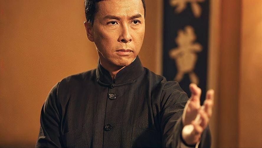 英雄里甄子丹演的谁_甄子丹的影视作品中的英雄形象_电影英雄中甄子丹饰演的角色是