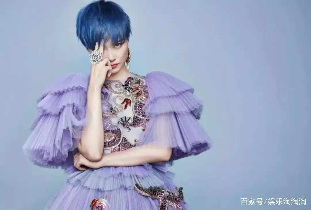 qq音乐李宇春数字专辑_李宇春在新专辑中尝试突破性的音乐方向,颠覆传统_杨坤新专辑造型怪异突破大