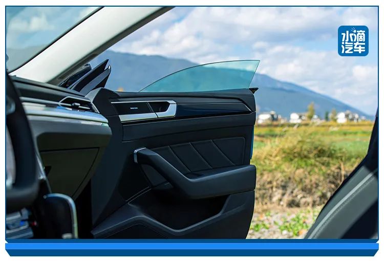 劳斯莱斯车主视角_劳斯莱斯的驾驶体验:让你成为路上的焦点_劳斯莱斯驾驶室视角视频