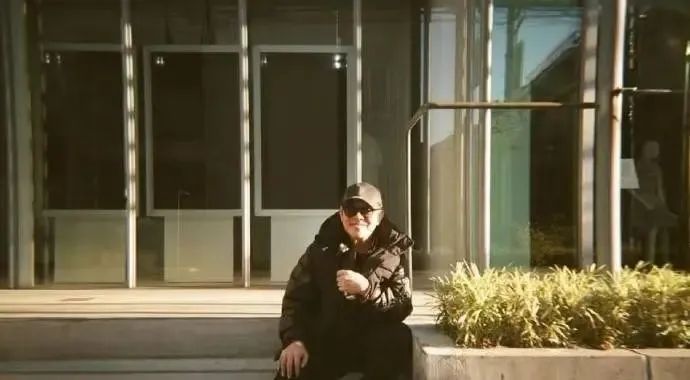 李连杰的社交媒体与公众形象_外媒李连杰_李连杰社交平台