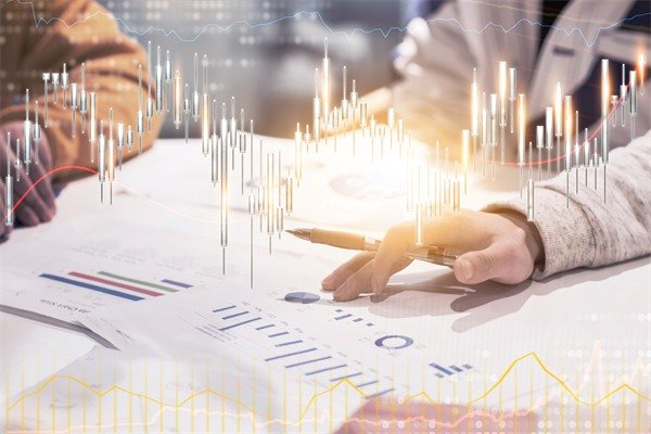 中国新能源汽车行业发展概况及市场竞争状况分析