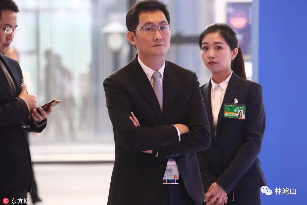 从创业初期到行业巨头:马化腾的历程_马化腾的创业历程及启发_马化腾创业初期的艰难与奇迹