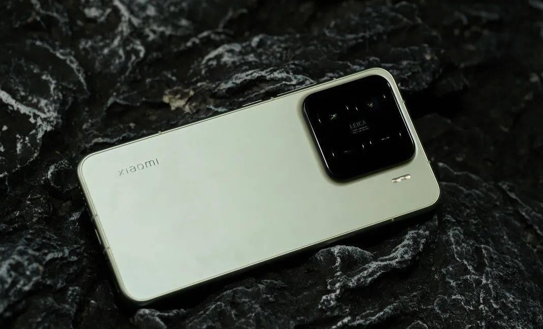 小米手机的挑战与机遇:市场回顾_小米手机市场机会分析_小米手机市场竞争策略研究