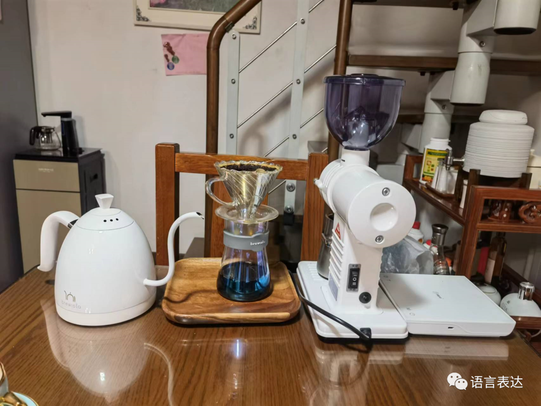 吕布与罗贯中笔下的形象_吕布笔下形象罗贯中的特点_吕布笔下形象罗贯中的故事