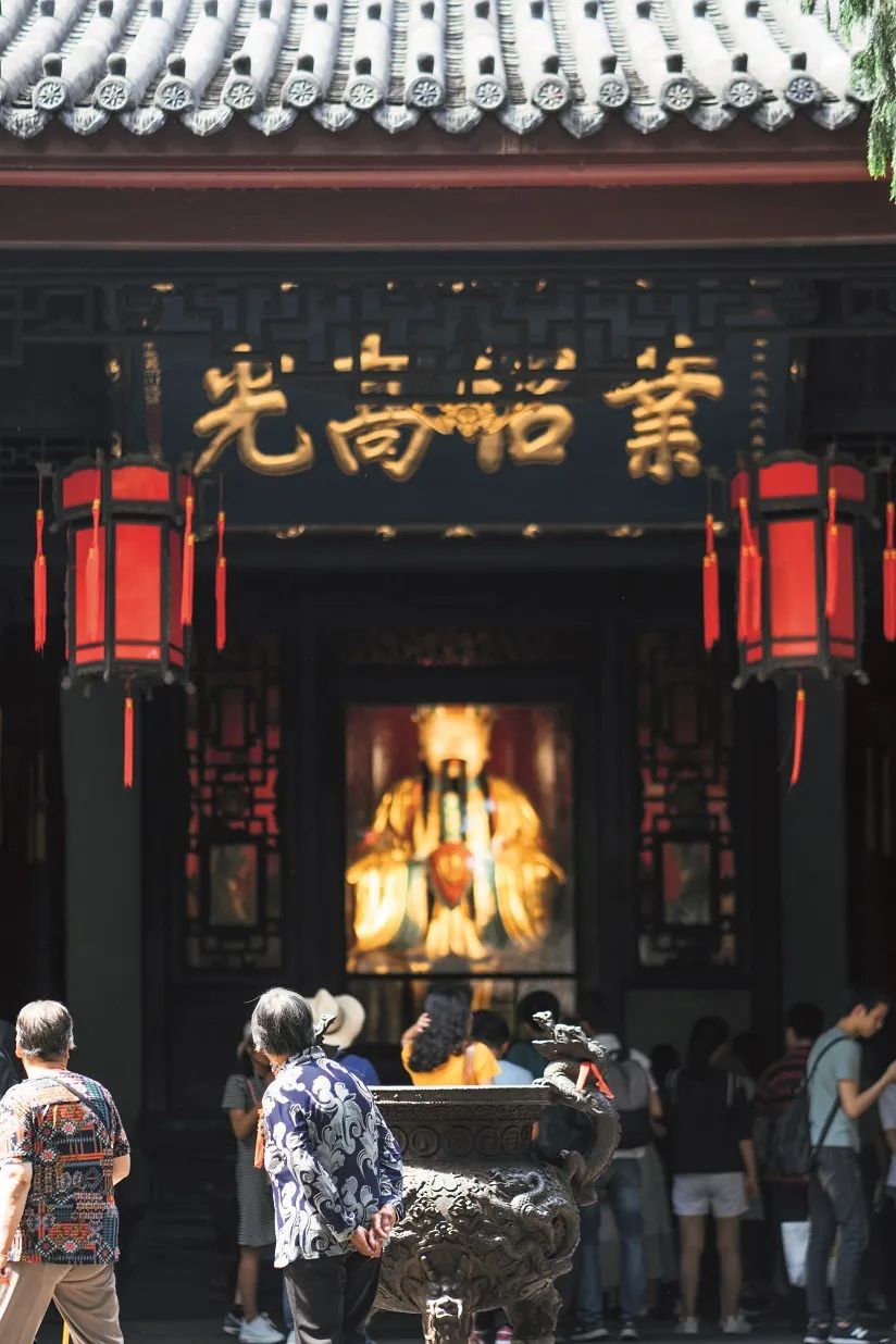 吕布笔下形象罗贯中的故事_吕布与罗贯中笔下的形象_吕布形象描述