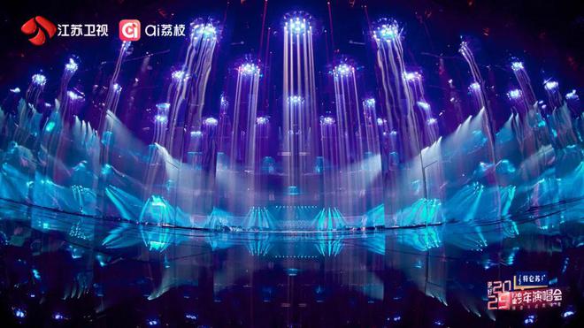 薛之谦在社交平台上开启音乐直播,互动不断_薛之谦直播间_薛之谦段子软件