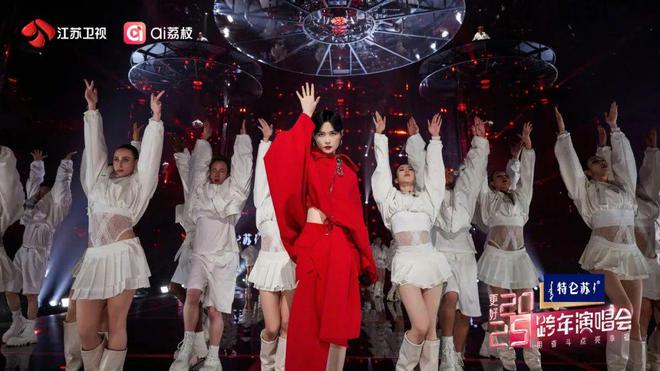 薛之谦在社交平台上开启音乐直播,互动不断_薛之谦段子软件_薛之谦直播间