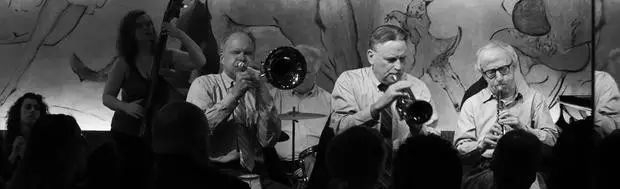 周星驰与不同文化背景的交流_周星驰的社会背景_周星驰用什么社交