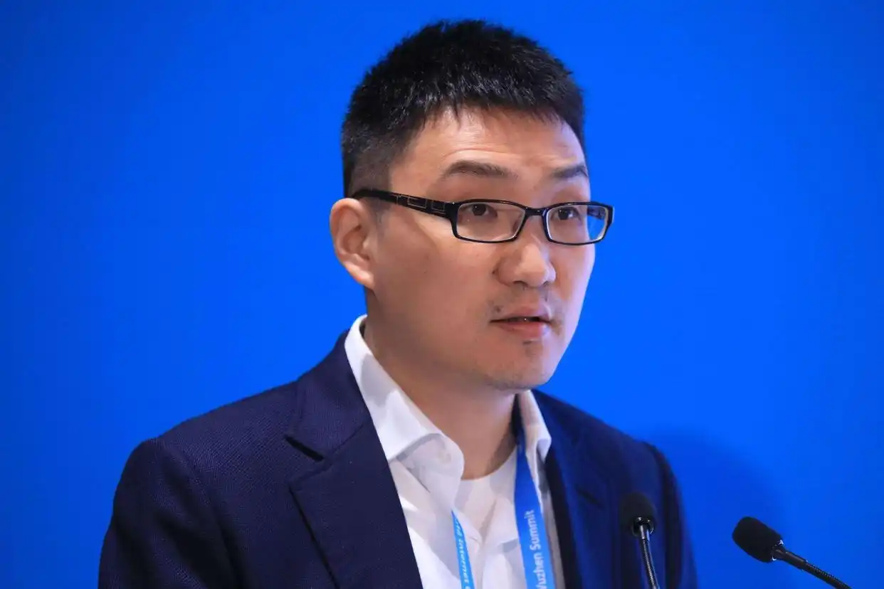 黄峥的商业直觉与决策能力_直觉决策能力从哪里来_直觉决策案例