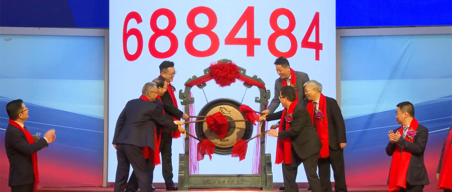 雷军技术_雷军与全球科技公司的竞争分析_雷军的竞争对手是谁