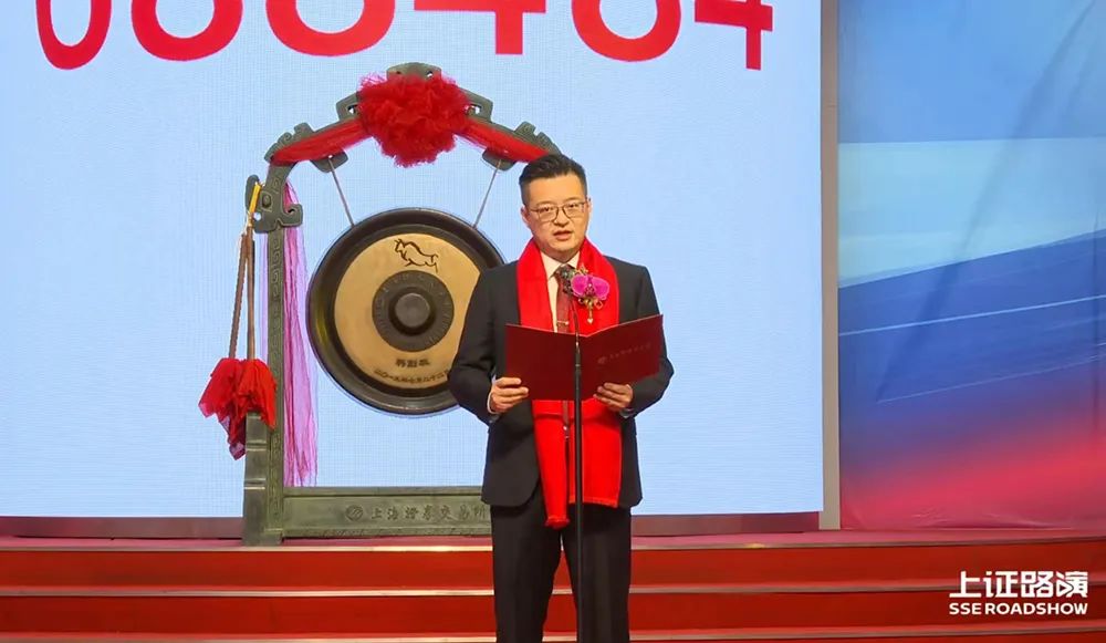 雷军与全球科技公司的竞争分析_雷军的竞争对手是谁_雷军技术