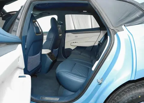 体验新款特斯拉Model Y的驾驶乐趣_试驾特斯拉y_试驾特斯拉modely