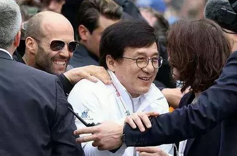 成龙粉丝见面会视频_成龙影迷见面会_成龙的粉丝见面会与活动回顾