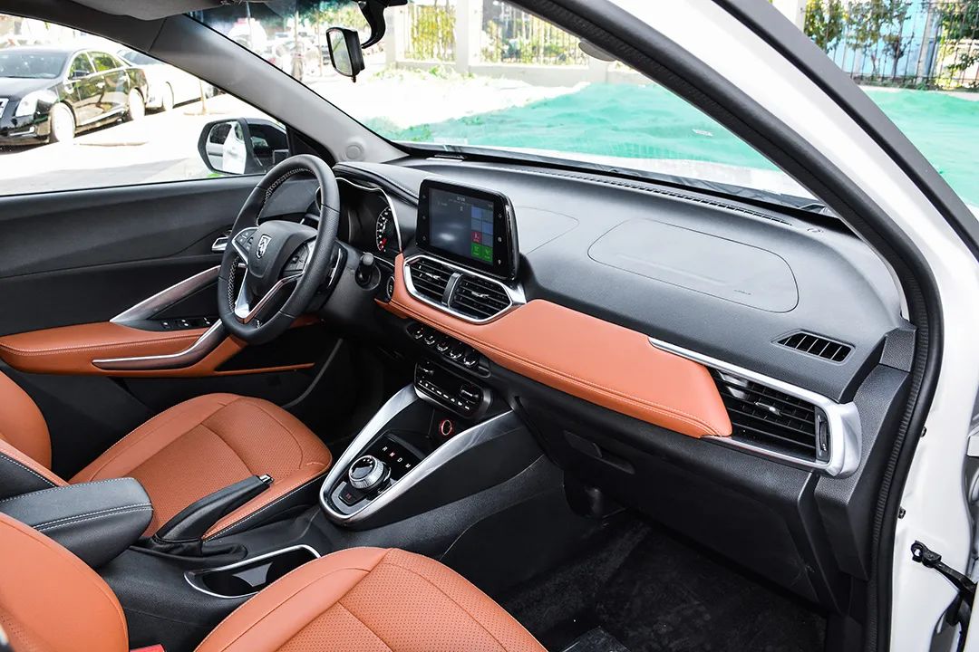 能源车与燃油车的市场份额_新能源汽车市场的不确定性:销量与燃油车的较量_燃油车销量排行榜