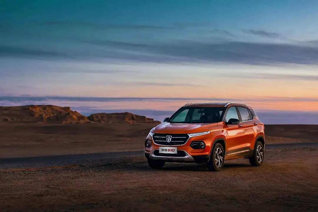 新能源汽车市场的不确定性:销量与燃油车的较量_能源车与燃油车的市场份额_燃油车销量排行榜